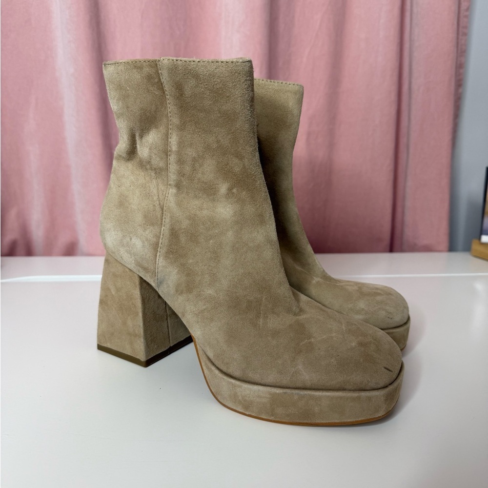 Dolce Vita Beige Tan Suede Platform Booties Sz 7 NWOT - Picture 2 of 10